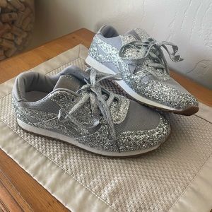 Sparkly tennis shoes! 👟 👟🤗